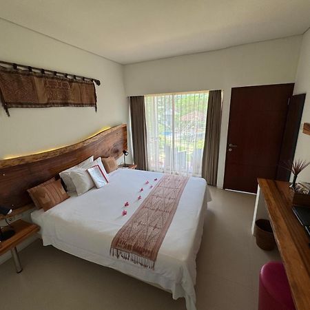 Villa Karingal Senggigi Exteriör bild