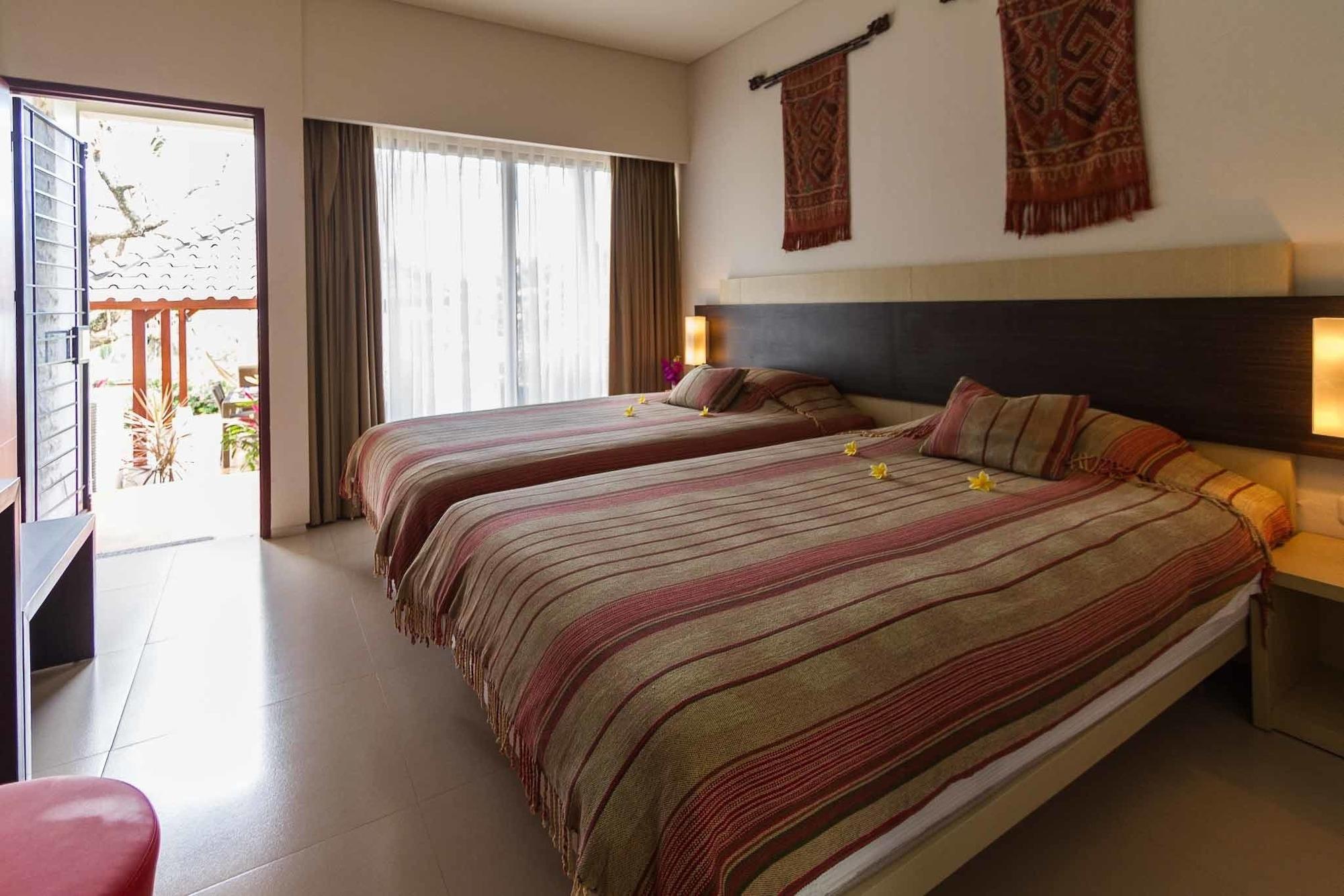 Villa Karingal Senggigi Exteriör bild