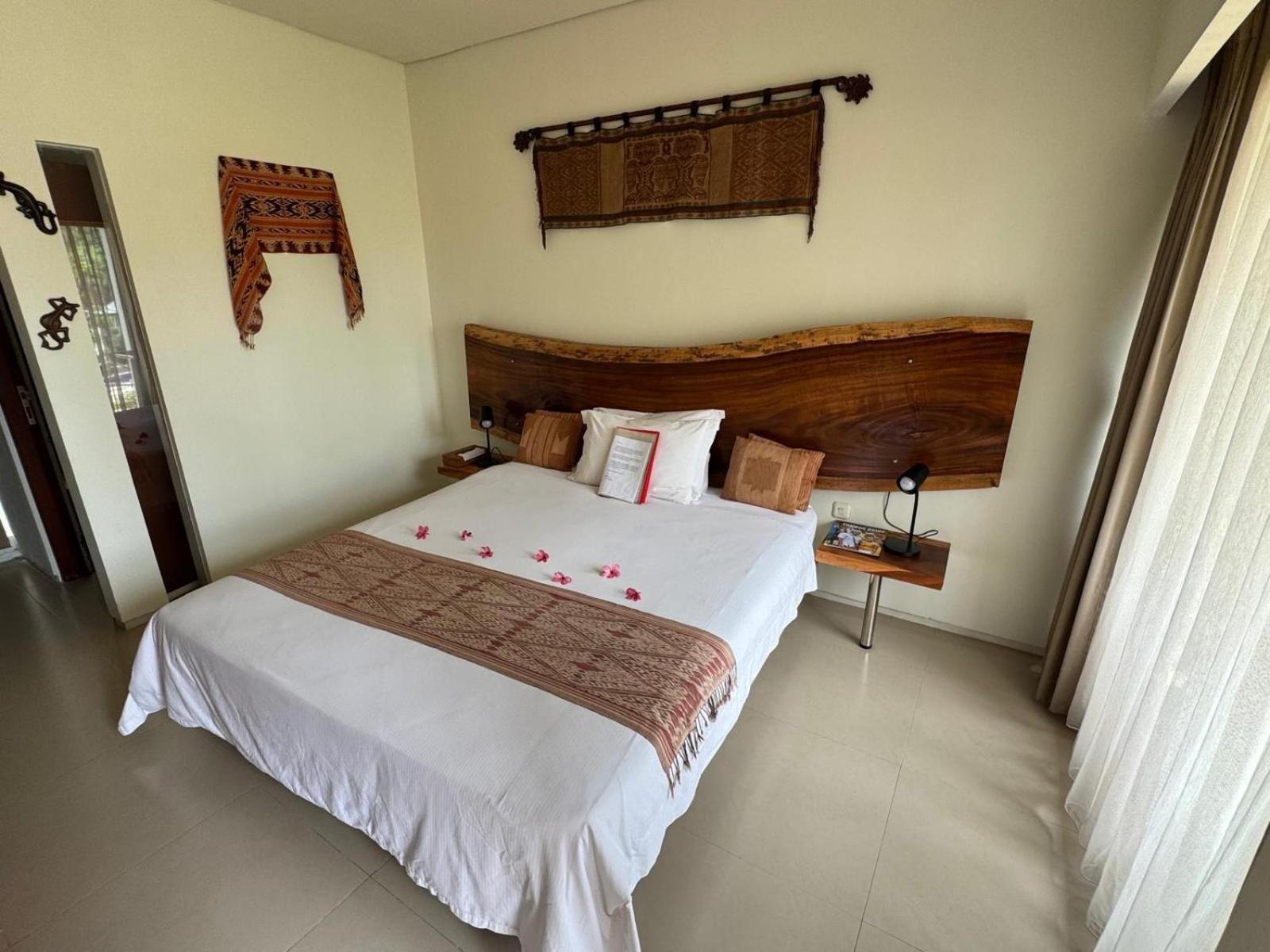 Villa Karingal Senggigi Exteriör bild