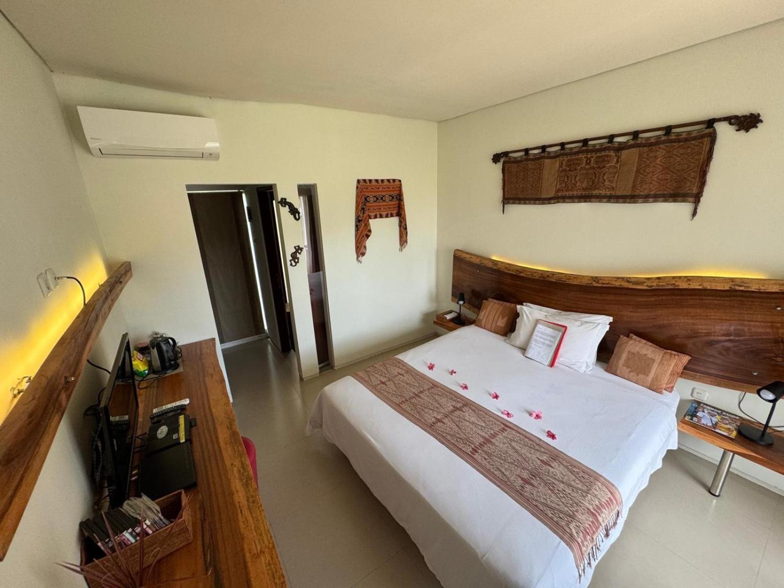 Villa Karingal Senggigi Exteriör bild