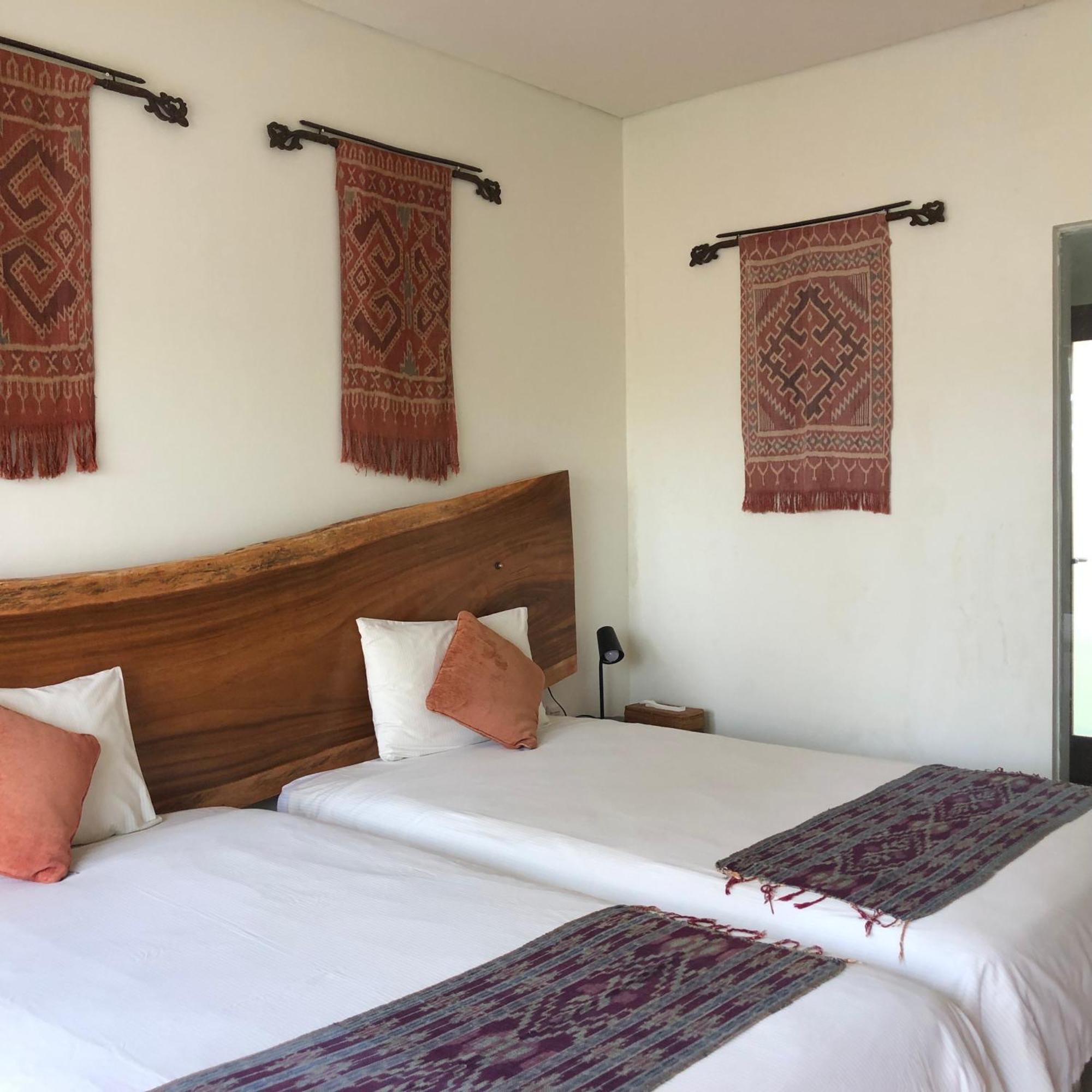 Villa Karingal Senggigi Exteriör bild