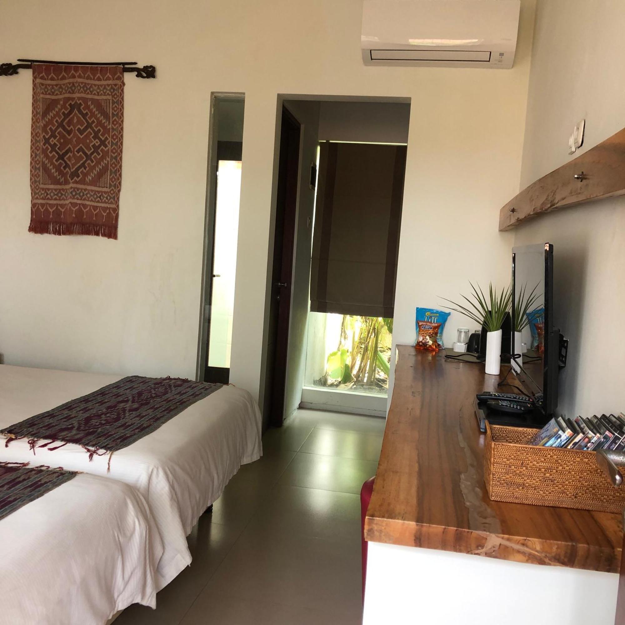 Villa Karingal Senggigi Exteriör bild