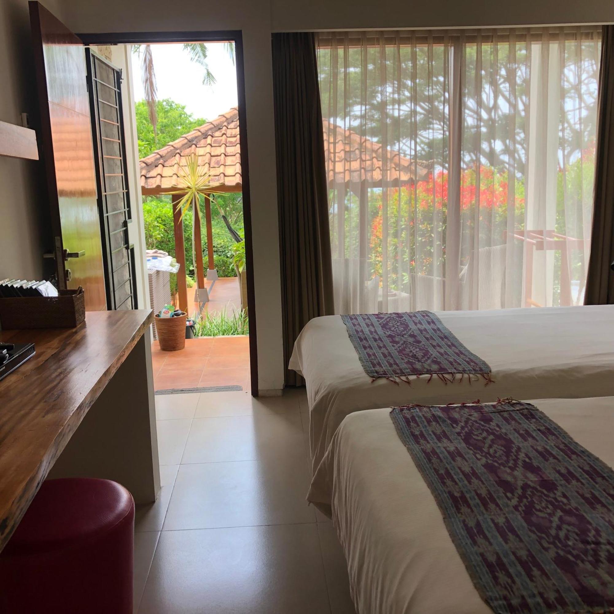 Villa Karingal Senggigi Exteriör bild