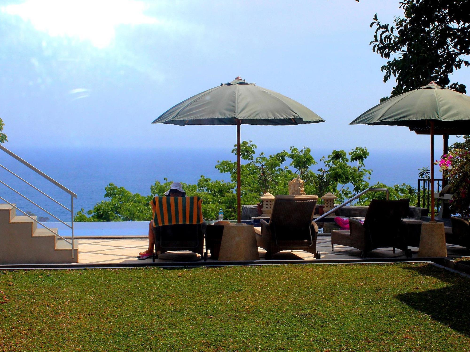 Villa Karingal Senggigi Exteriör bild