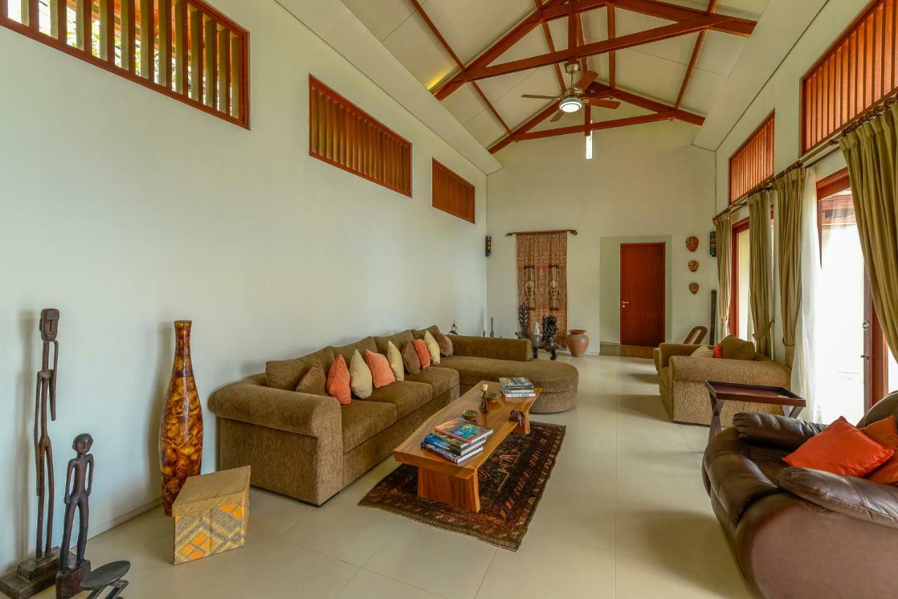 Villa Karingal Senggigi Exteriör bild